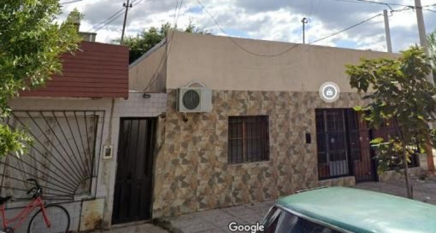 Santa Fe: Motociclista disparó contra una vivienda en Barrio Transporte y dejó a una mujer herida