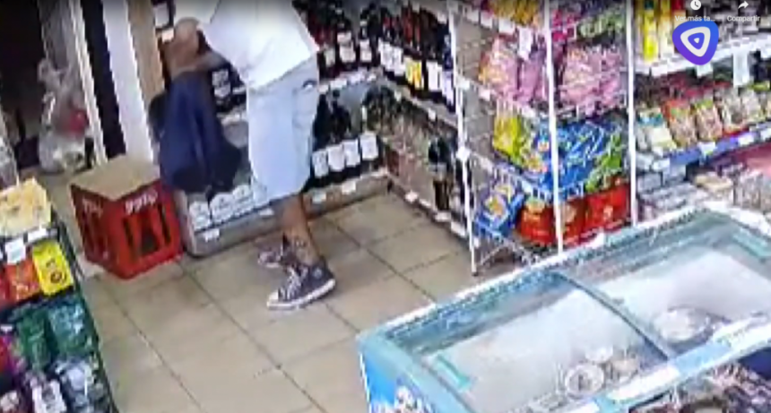 Asalto violento en un minimarket de barrio Alberdi: robó dinero, dos bebidas y un celular