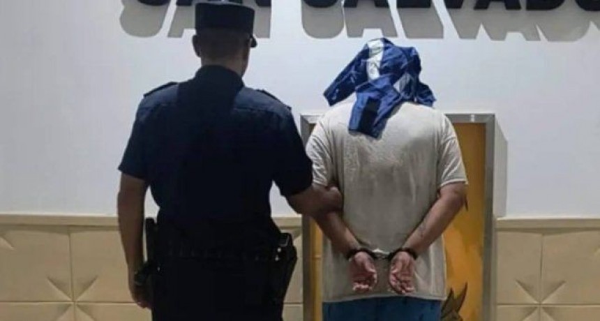 San Salvador: Intentó apuñalar a su pareja frente a sus hijos y fue detenido