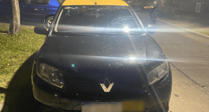 Detienen a dos personas por asaltar a un taxista con un picaporte en zona norte