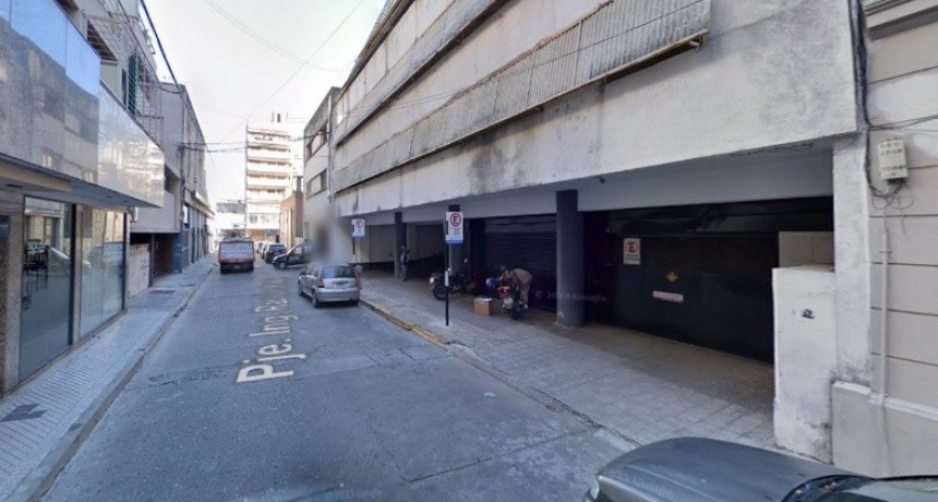 Hombre de 72 años en estado crítico tras violento ataque en el centro