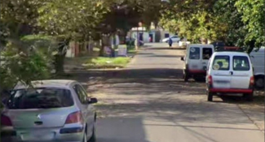 Asesinan a un joven de 16 años y arrestan a tres sospechosos a plena tarde en barrio Tablada