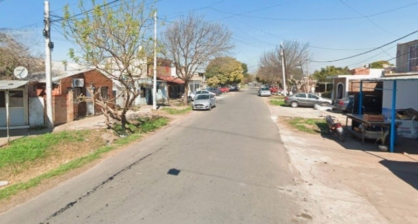 Ataque a sangre fría en el oeste rosarino: mataron a un joven dentro de su vehículo