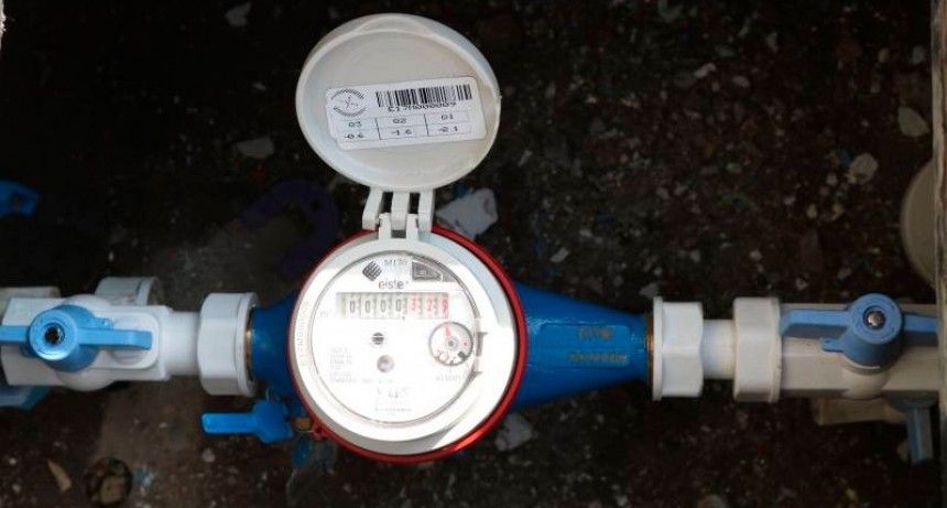 Aguas Santafesinas impulsa ley para el uso obligatorio de medidores