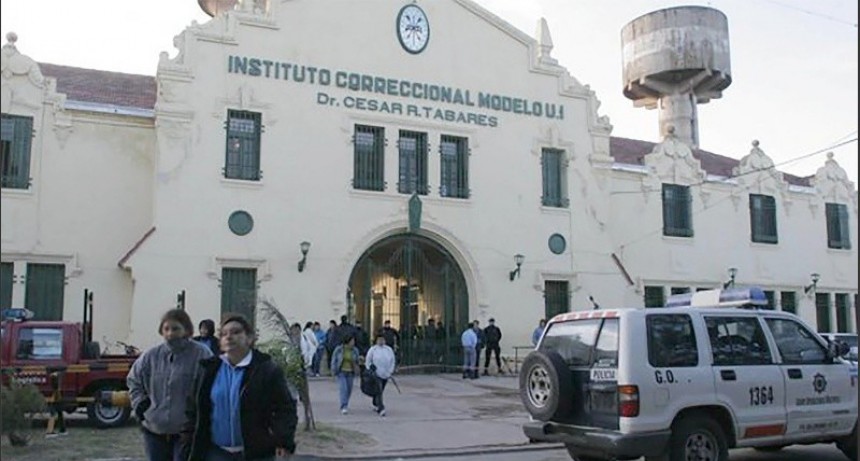 Preso extorsionaba comerciantes desde la cárcel de Coronda con ayuda de su pareja