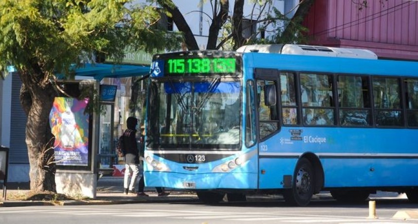 Detuvieron a un hombre por amenazar con un cuchillo a una colectivera