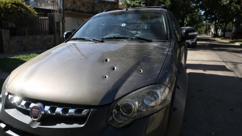 Ataque a tiros contra una camioneta en zona norte: 13 impactos y una nota amenazante