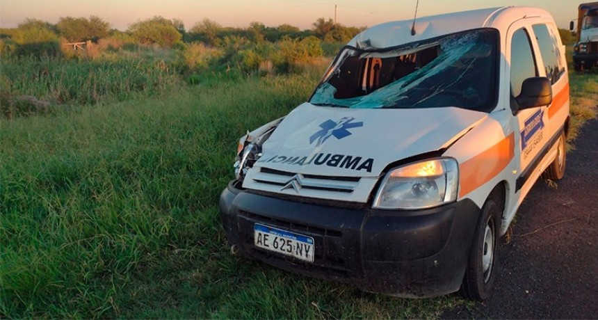 Murió un hombre al ser atropellado por una ambulancia y un camión