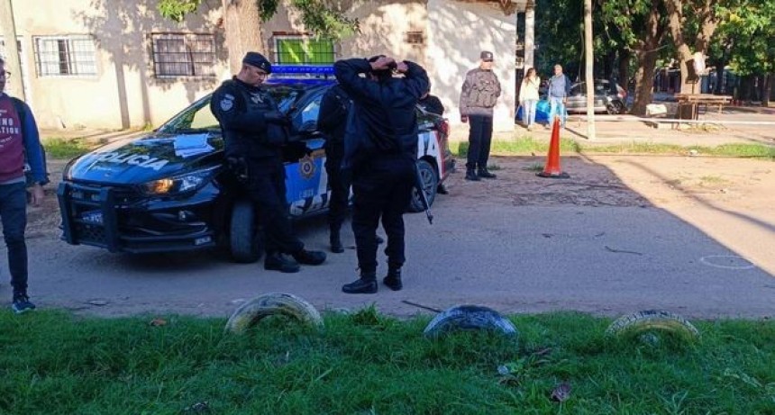 Ataque a balazos en barrio La Esperanza: un florista fue herido en un violento tiroteo