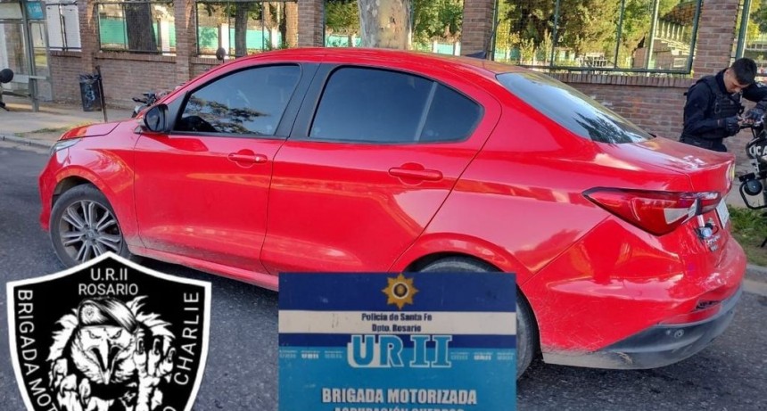 Lo amenazaron con un cuchillo, le robaron el auto y la policía lo recuperó en una hora