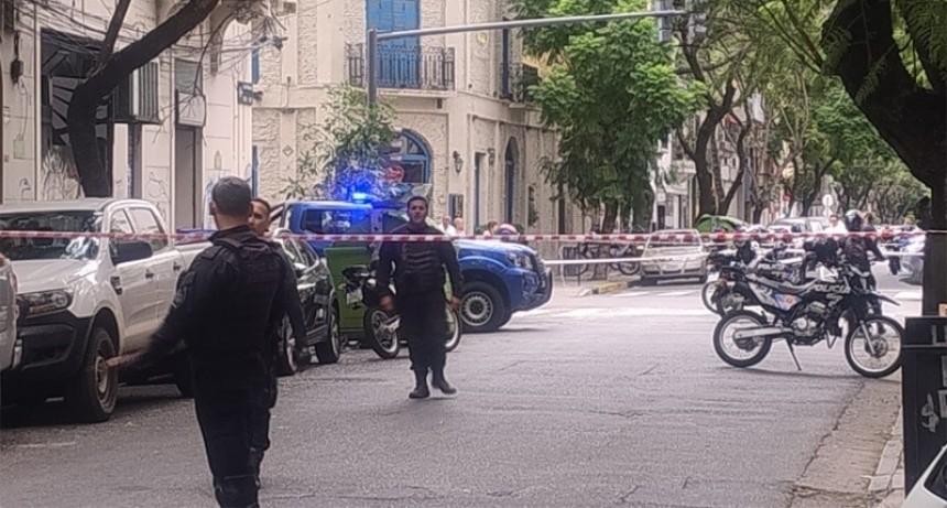 Hallaron restos humanos en tres contenedores del centro