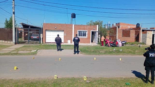 Ataque a tiros en zona sudoeste: detienen a un joven y una menor con un arma y una moto robada
