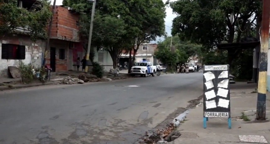 Tensión en Tablada: un hombre baleado y ocho detenidos tras un operativo policial