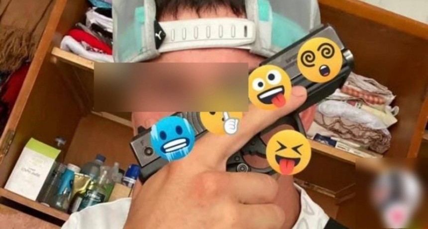 Detenidos por mostrar armas robadas en TikTok: la pista clave fue un número de serie