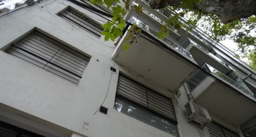 Robo por escalamiento y allanamiento federal agitan la madrugada en pleno centro