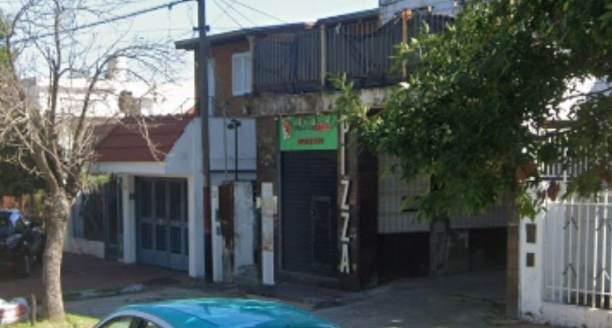 Atacaron a tiros una pizzería de barrio Unión desde una camioneta