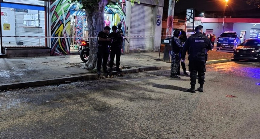 Intento de robo, tiroteo y muerte en un local de ropa en zona oeste