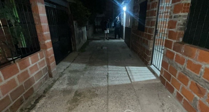 Balacera en una vivienda de zona sur: dispararon siete veces contra la puerta y escaparon