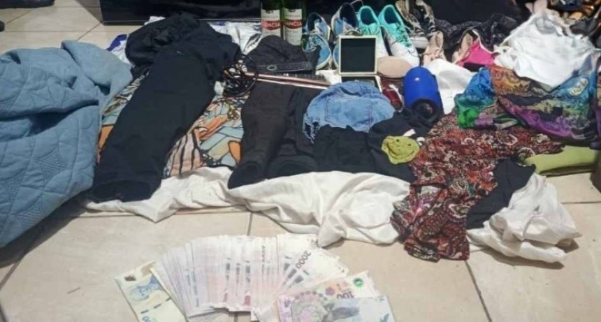 Quiso escapar en remís tras un robo, pero se le abrió la valija y quedó al descubierto