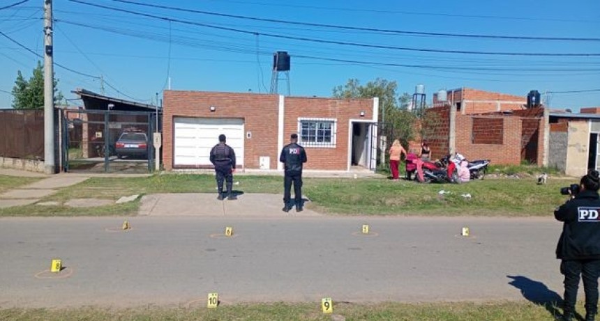Ataque a tiros en zona sudoeste: detienen a un joven y una menor con un arma y una moto robada