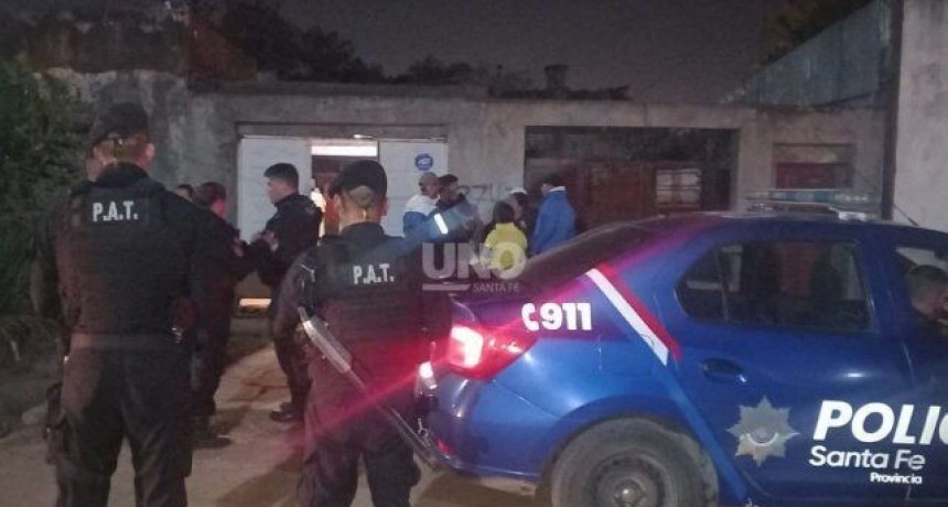 Santa Fe: Dos hombres fueron baleados en un garaje durante la madrugada en barrio Los Hornos 