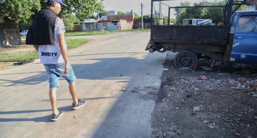 Crimen a balazos en el oeste rosarino: mataron a un hombre desde una moto