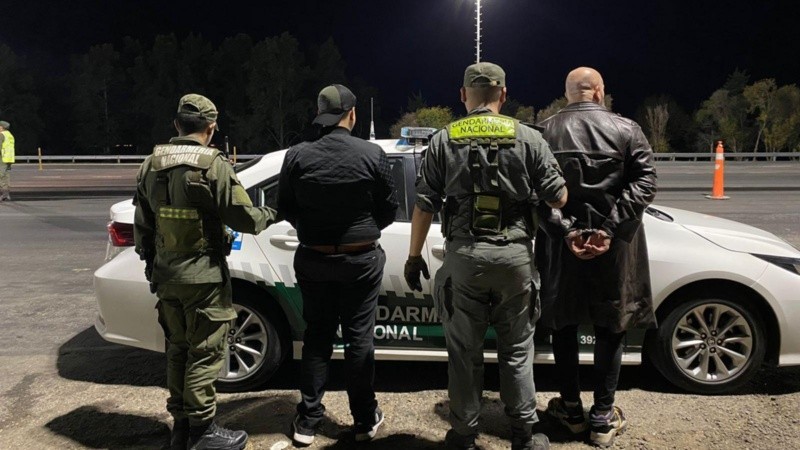 Rosario: Detuvieron a dos asesores legislativos con 100 pastillas de éxtasis