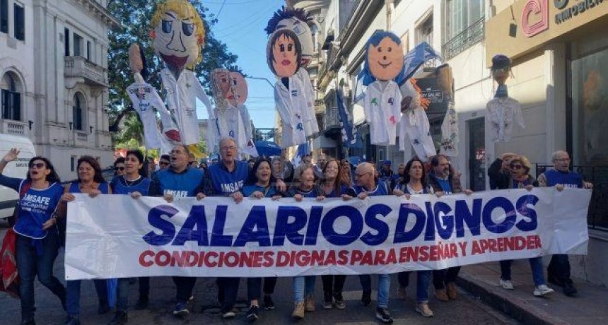 Paro docente en Santa Fe: gremios afirman ~90% de adhesión, gobierno sostiene que sólo ~40%