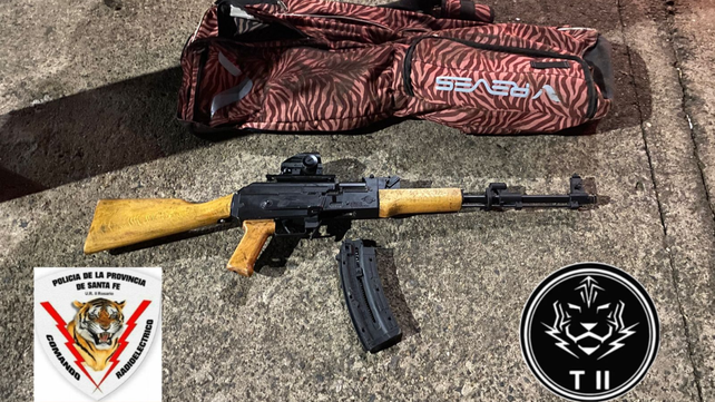 Cayeron cuando intentaban vender un fusil AK 47 en la zona de Vía Honda