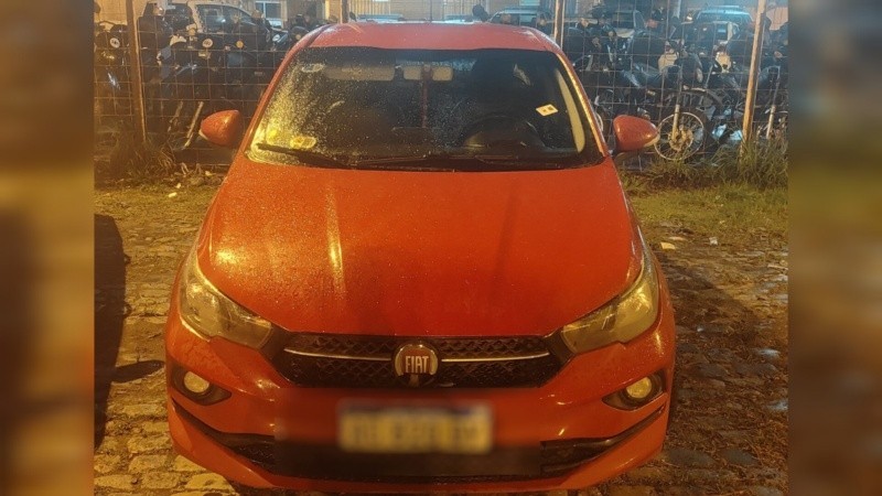 Intentó eludir un control en estado de ebriedad y atropelló a un policía en Pellegrini y Corrientes
