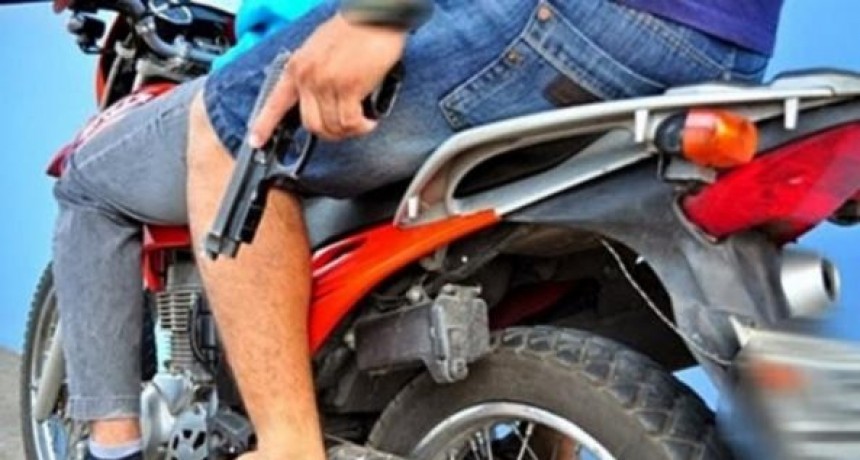 Recreo: Lo balearon en la rodilla al resistirse a un robo en moto