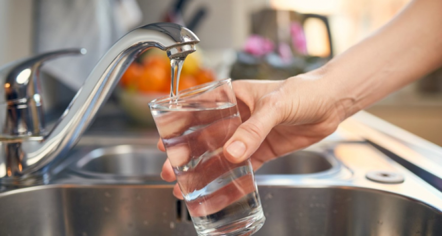 Concejo propone facturación de agua por consumo tras aumento del 450%