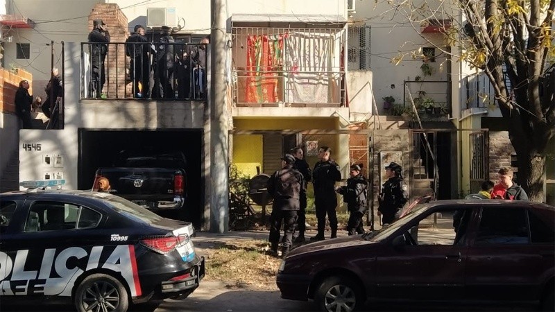 Intentó escapar tras disparar contra una casa en monopatín: fue detenido