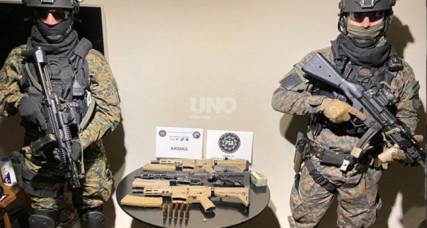 Cayó una célula narco en Rosario vinculada a “Fran” Riquelme: armas de guerra, drogas y millones en efectivo
