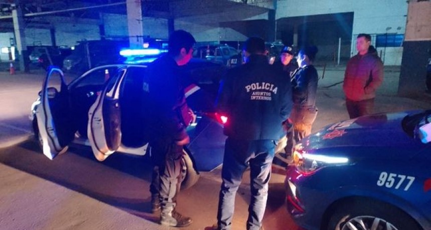 Detienen a cuatro personas por portación ilegal de armas