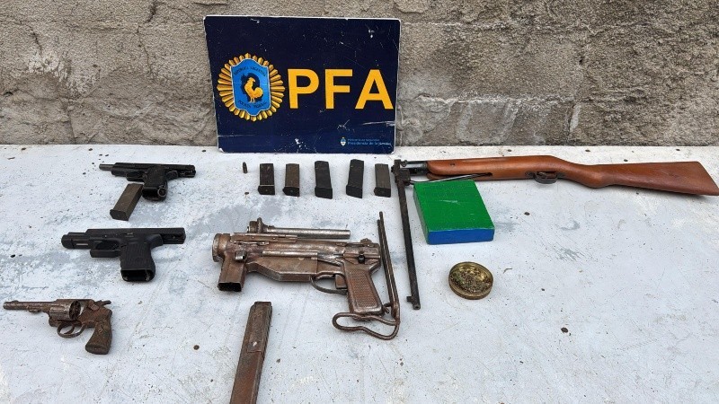 Operativo en barrio La Cerámica: incautan cocaína y armas en múltiples allanamientos