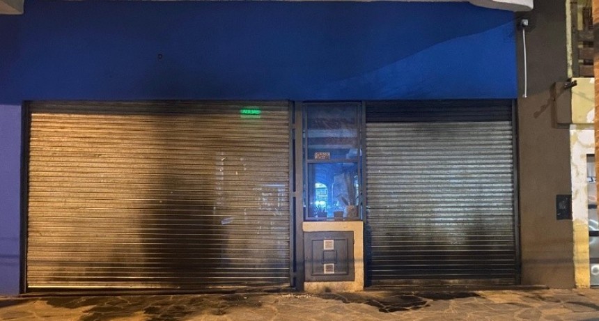 Intento de extorsión en Villa Gobernador Gálvez: incendiaron un local y dejaron una nota con amenazas