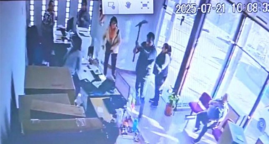 San Jorge: Violento ataque en una oficina de la EPE dejó destrozos y conmoción