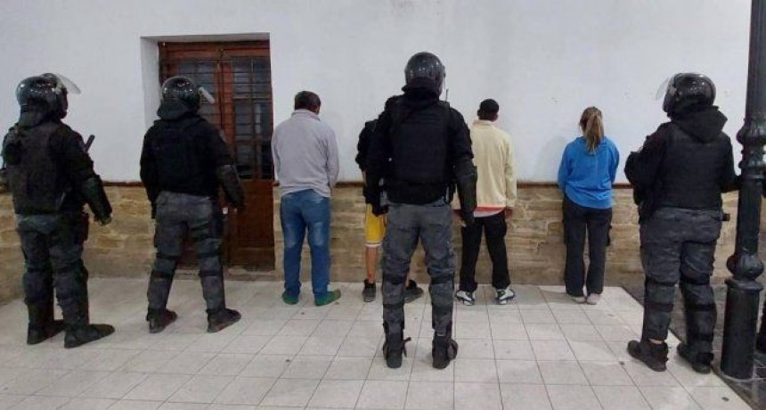 La Paz, Entre Ríos: Cuatro detenidos tras un violento ataque armado y disturbios en barrio Feria