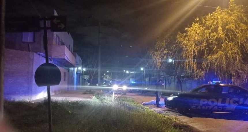 Santa Fe, barrio Nueva Pompeya: un hombre fue asesinado y otro está grave tras ataques a balazos