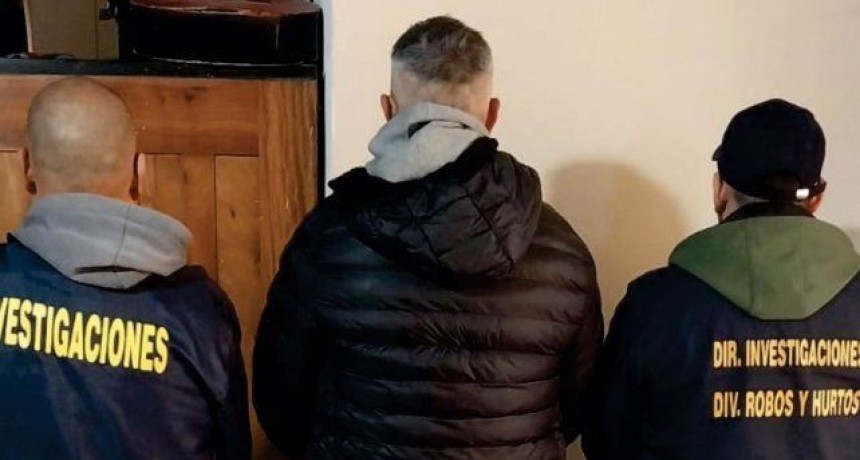 Detienen a un agente penitenciario en Paraná por narcomenudeo y tenencia ilegal de armas