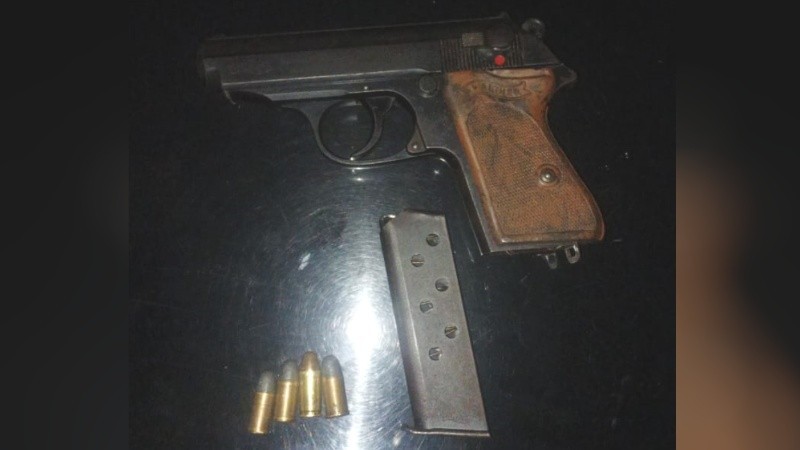Dos jóvenes, uno de 15 años, fueron detenidos con un arma tras un ataque a tiros