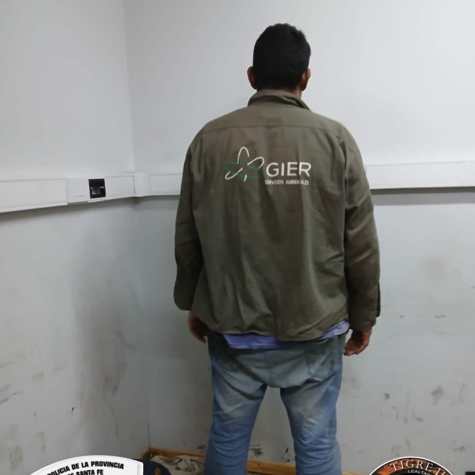 Cayeron cuando desarmaban en su casa un auto robado en Granadero Baigorria