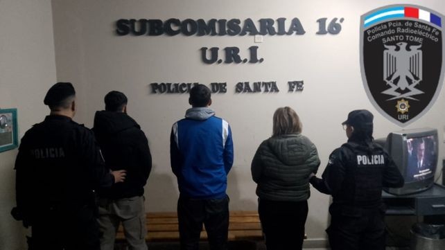 Balearon a un joven en moto en Santo Tomé y detuvieron a tres sospechosos tras una persecución