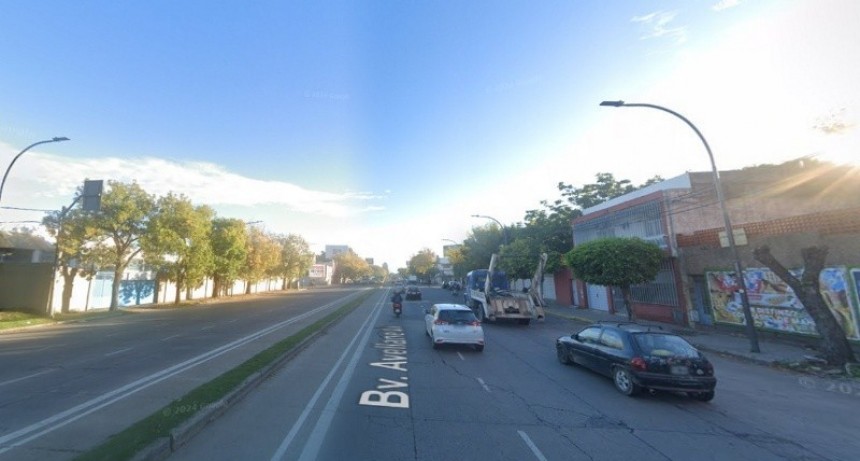 Delincuentes disfrazados de policías engañaron a una mujer y robaron una caja fuerte en barrio Agote