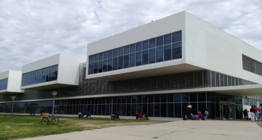 Internaron a una mujer con el 80% del cuerpo quemado y detuvieron a su pareja