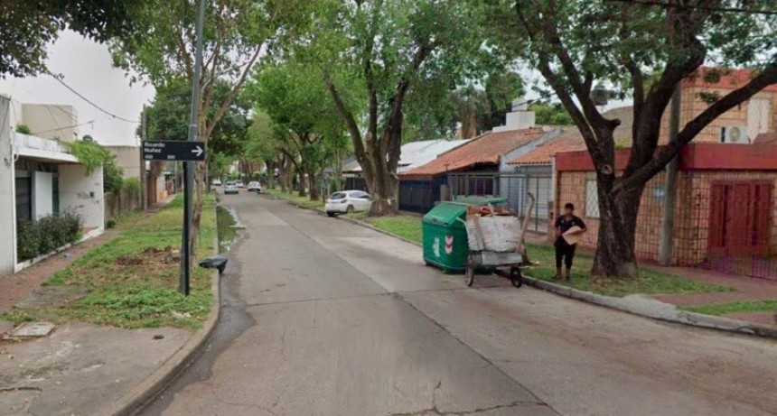 Detienen a un hombre 10 años prófugo por homicidio al esconderse en un contenedor de basura