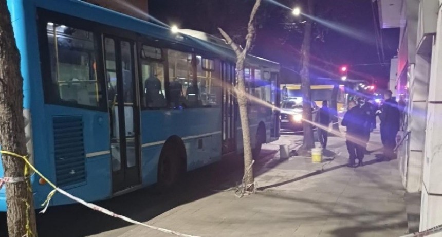 Ataque a tiros a un colectivo en barrio Tablada: detienen a tres personas tras