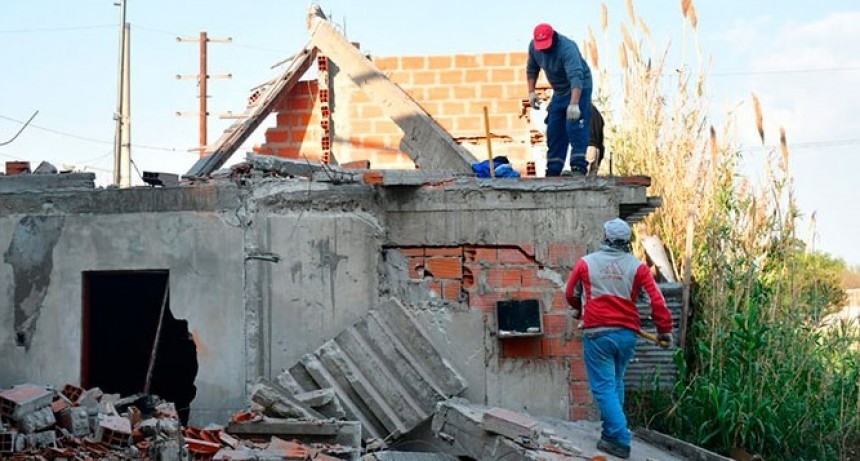 Derriban dos narcopuestos vinculados a crímenes que conmocionaron a la ciudad