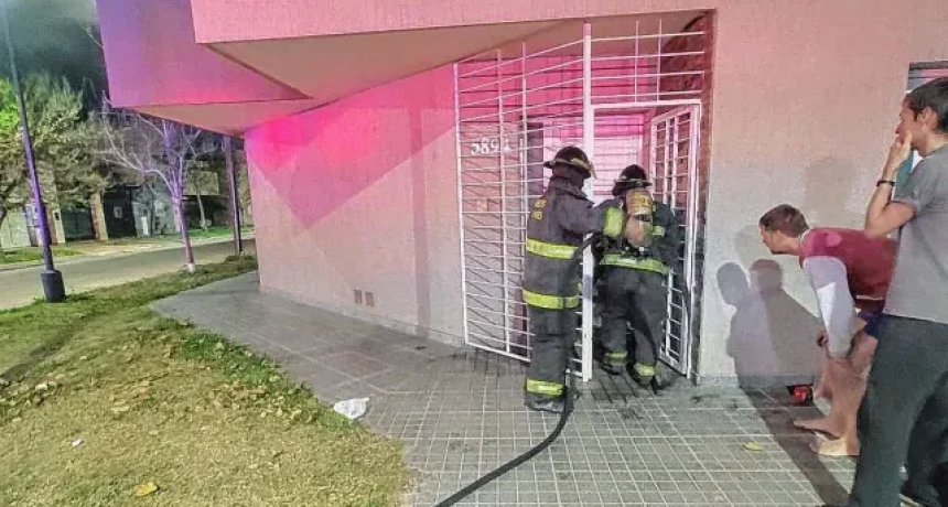Santa Fe: Familia escapa de un incendio provocado en su casa en barrio Villa María Selva